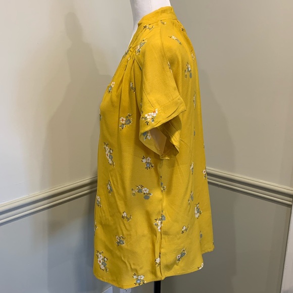 Gap Short Sleeve VNeck Floral Blouse - Picture 6 of 7